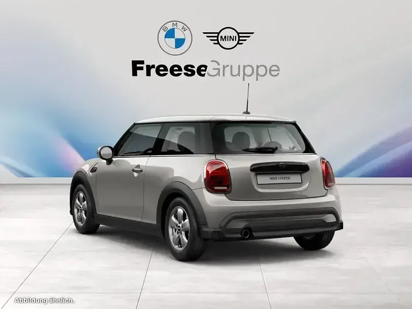 Używany Mini Cooper 156 KM (114 kW) 2024 Srebrny Hatchback
