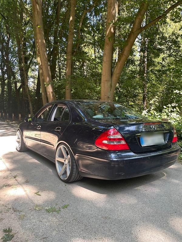 Gebraucht 2005 Mercedes E200 Limousine | 4.500 € (Fairer Preis) - Bild 1/4