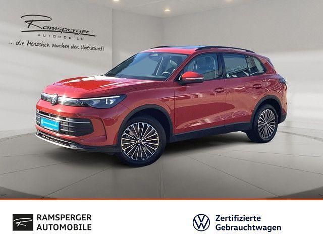 Rot (persimmon red metallic) Gebraucht 2024 VW Tiguan Life SUV | 36.490 € (Etwas zu teuer) - Bild 1/4