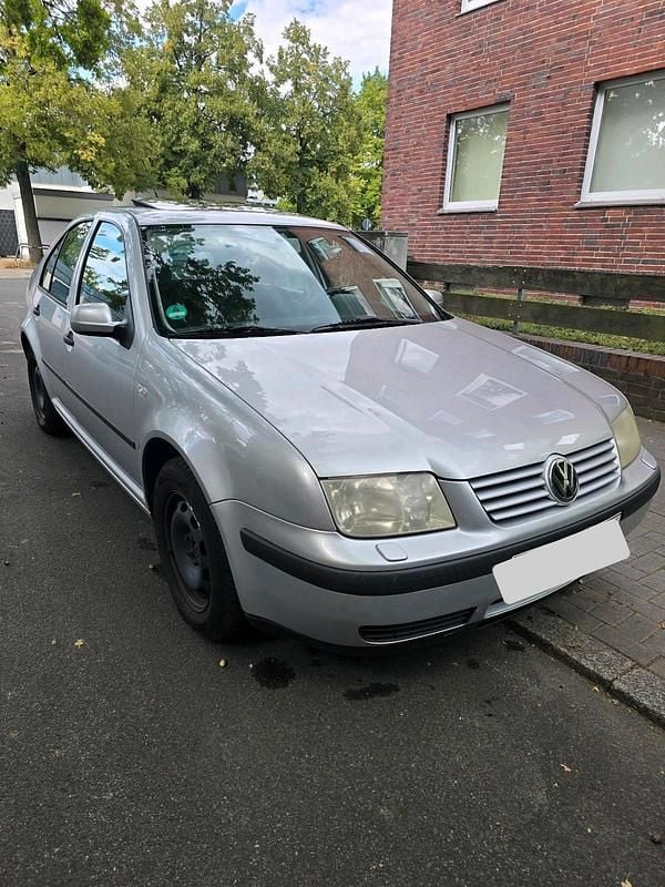 Silber Gebraucht 2002 VW Bora Limousine | 999 € (Guter Preis) - Bild 1/4