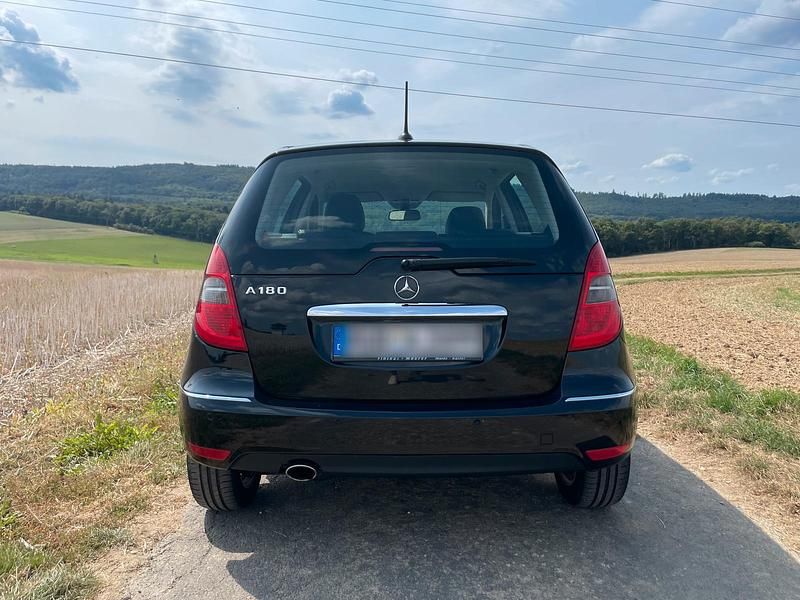 Gebraucht Mercedes A180 116 PS (85 kW) 2009 Schwarz Limousine