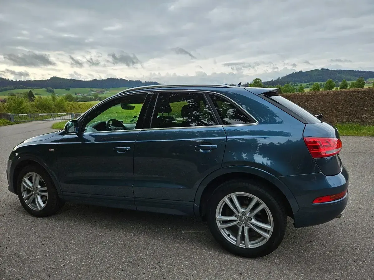 Gebraucht Audi Q3 Sport 150 PS (110 kW) 2017 Blau SUV