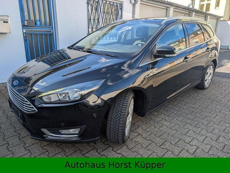 Gebraucht Ford Focus Titanium 125 PS (91 kW) 2015 Schwarz Limousine