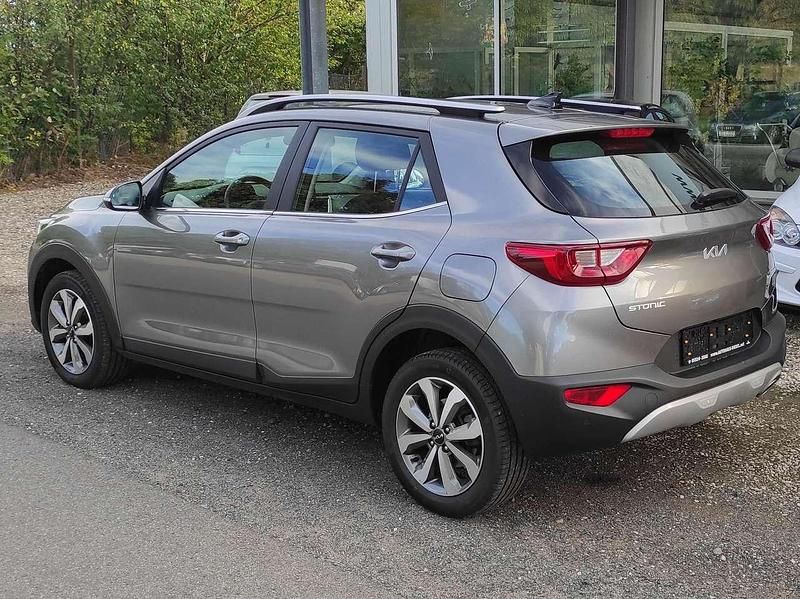 Gebraucht Kia Stonic 84 PS (61 kW) 2024 (m7g) astro grey m SUV