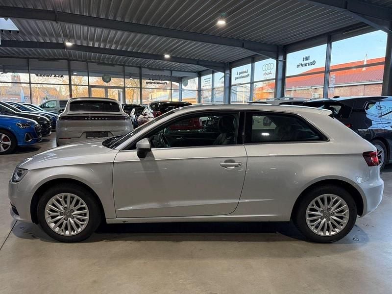 Second-hand Audi A3 Ambiente 122 CP (89 kW) 2014 Argintiu Berlinǎ