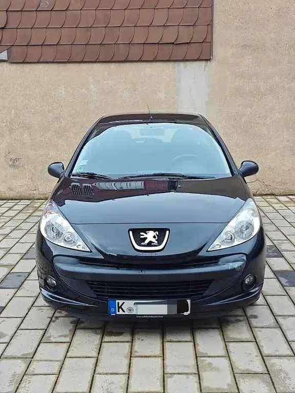 Gebraucht Peugeot 206+ 60 PS (44 kW) 2011 Schwarz Kleinwagen