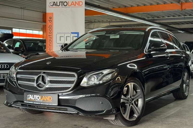 Gebraucht Mercedes E400 333 PS (244 kW) 2017 Obsidianschwarz  metalliclack Kombi