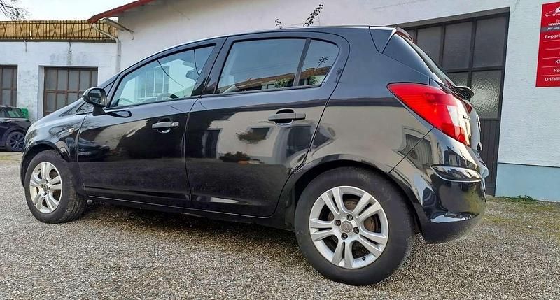 Gebraucht Opel Corsa Expression 86 PS (63 kW) 2014 Karbonschw graphitschw midnigh Kleinwagen