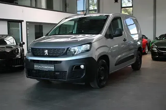 Gebraucht Peugeot Partner Premium 99 PS (72 kW) 2019 Andere Van / Kleinbus