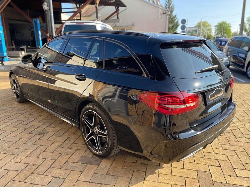 Gebraucht Mercedes C220 AMG line 194 PS (142 kW) 2019 Schwarz Kombi