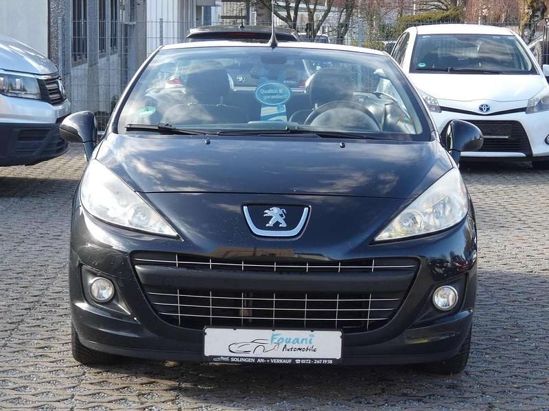 Gebraucht Peugeot 207 Active 120 PS (88 kW) 2015 Schwarz obsidien/metallic Cabrio