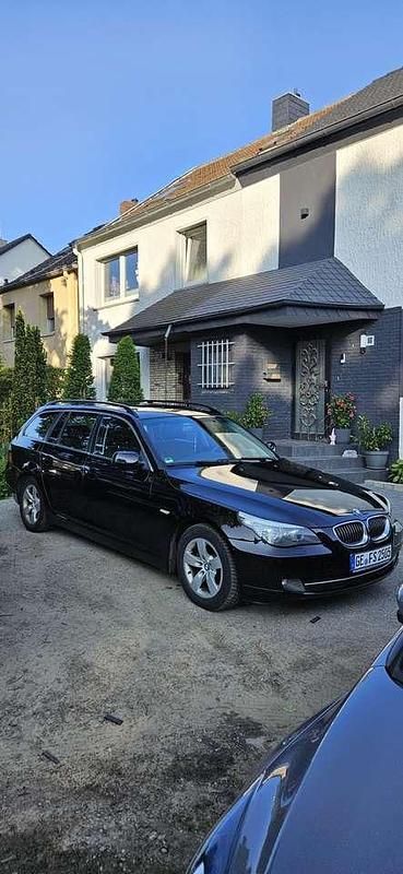 Schwarz Gebraucht 2008 BMW 530 Kombi | 4.500 € (Guter Preis) - Bild 1/4