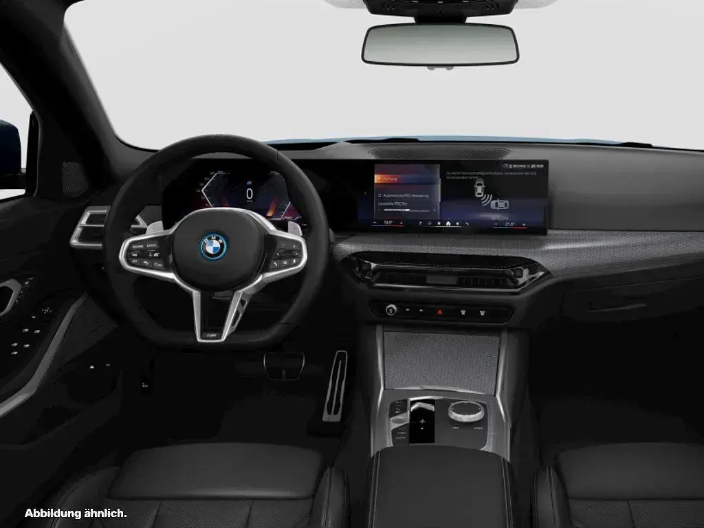 Gebraucht BMW 330e Comfort Edition 292 PS (214 kW) 2025 Kombi