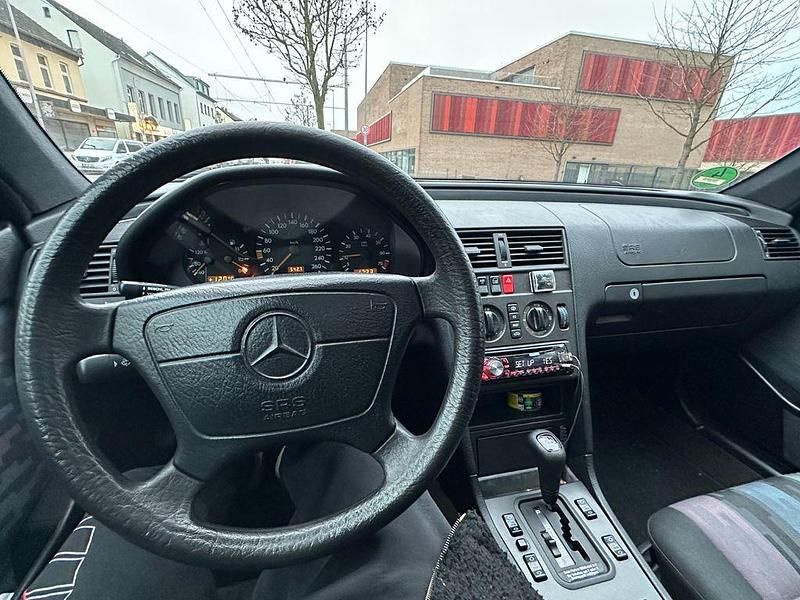 Gebraucht Mercedes C280 197 PS (144 kW) 1995 Blau Limousine