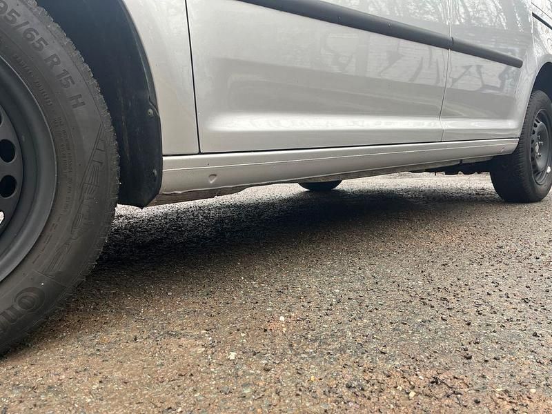 Gebraucht VW Caddy Edition 102 PS (75 kW) 2009 Silber Van / Kleinbus