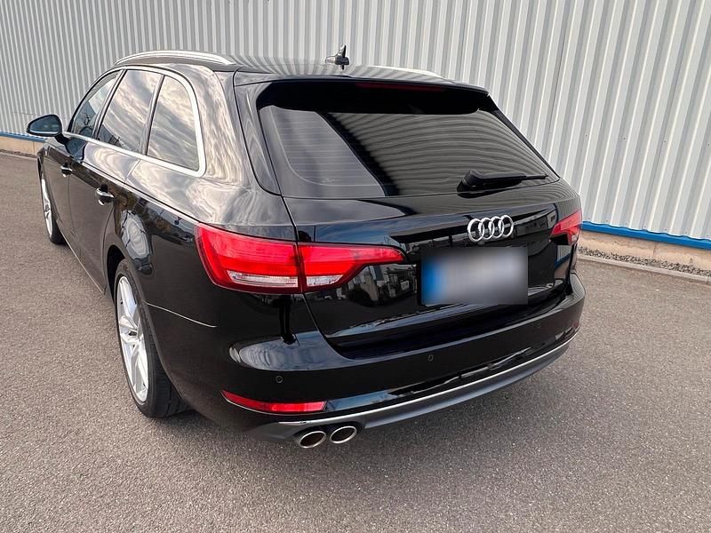 Gebraucht Audi A4 Sport 207 PS (152 kW) 2016 Schwarz Kombi