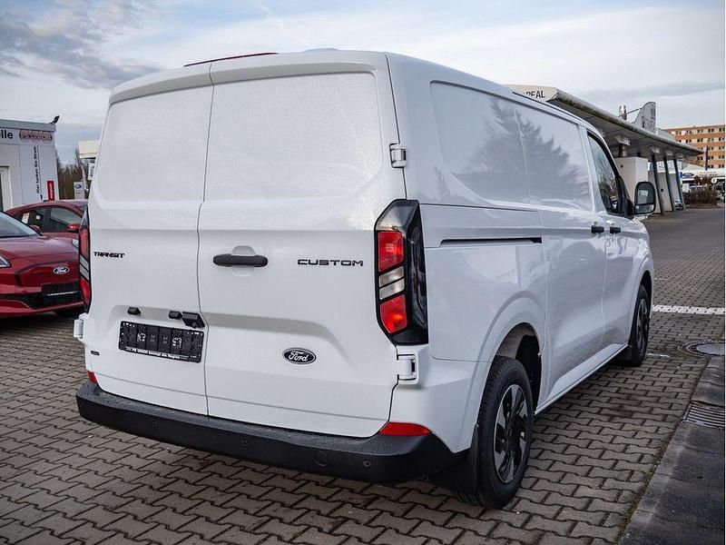 Nouvelle Ford Transit Custom Trend 232 ch (170 kW) 2026 Blanc Berline
