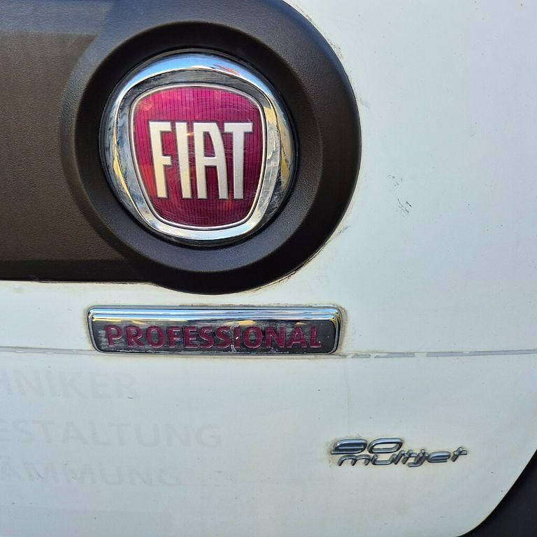 Weiß Gebraucht 2016 Fiat Doblò Van / Kleinbus | 4.400 € (Fairer Preis) - Bild 1/4
