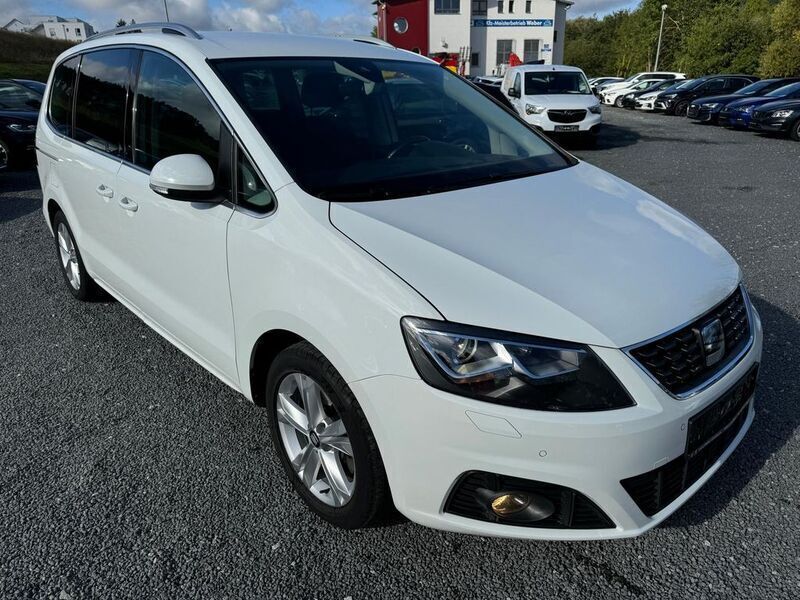Weiß Gebraucht 2020 Seat Alhambra XCELLENCE Van / Kleinbus | 19.290 € (Guter Preis) - Bild 1/4