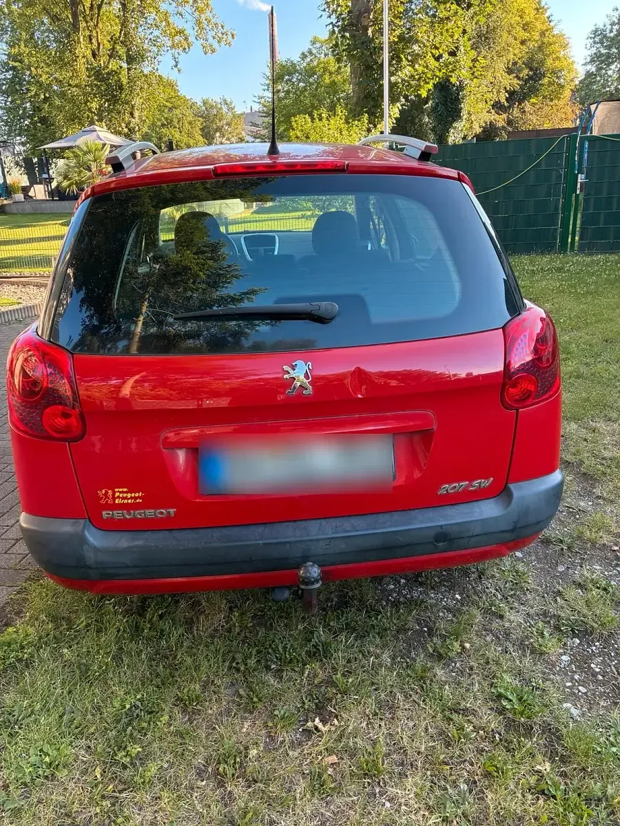Gebraucht Peugeot 207 73 PS (53 kW) 2012 Rot Kombi