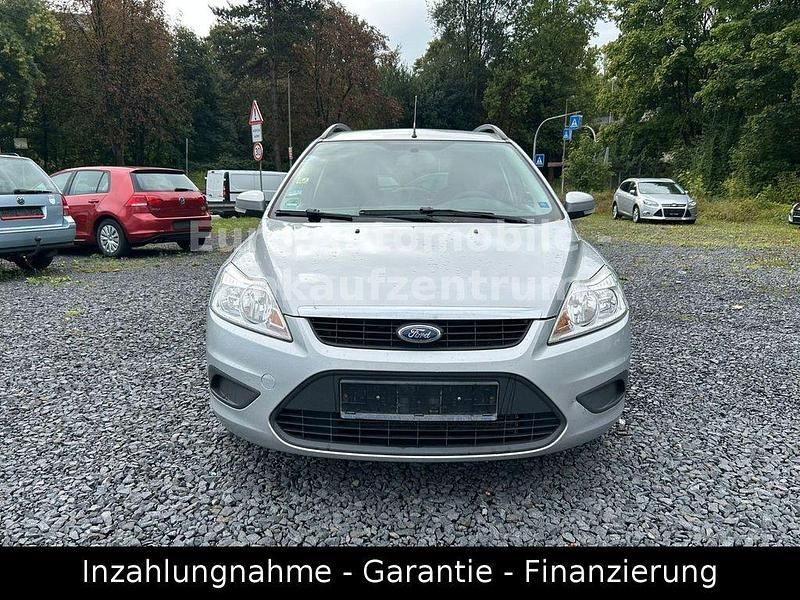 Gebraucht Ford Focus Style 136 PS (100 kW) 2010 Silber Limousine