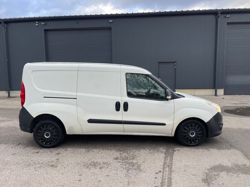 Gebraucht Opel Combo 105 PS (77 kW) 2013 Weiß Van / Kleinbus