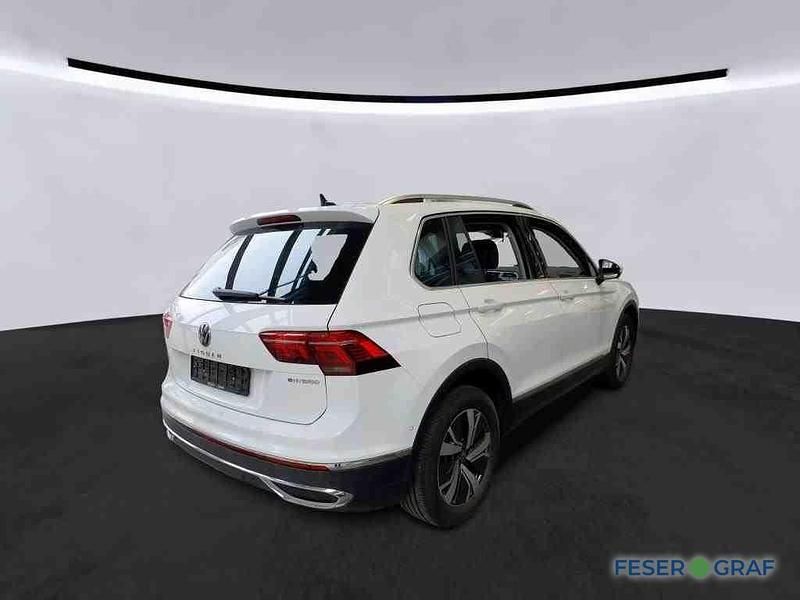Gebraucht VW Tiguan Elegance 245 PS (180 kW) 2023 Pure white SUV