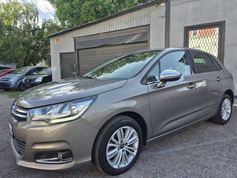 Grau Gebraucht 2016 Citroën C4 SELECTION Limousine | 7.890 € (Fairer Preis) - Bild 1/4