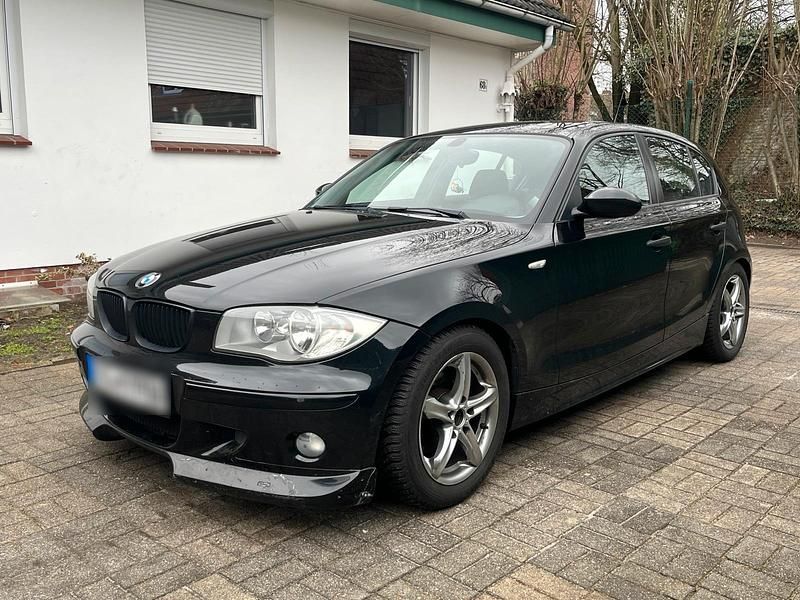 Gebraucht BMW 118 129 PS (94 kW) 2007 Schwarz Kleinwagen