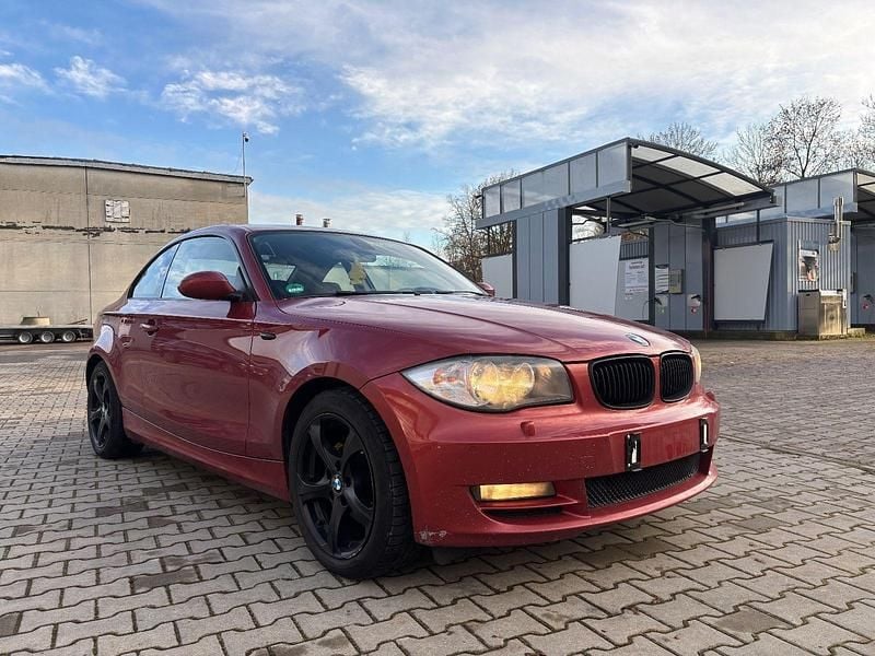 Rot Gebraucht 2008 BMW 120 Coupé Coupé | 7.500 € (Etwas zu teuer) - Bild 1/4