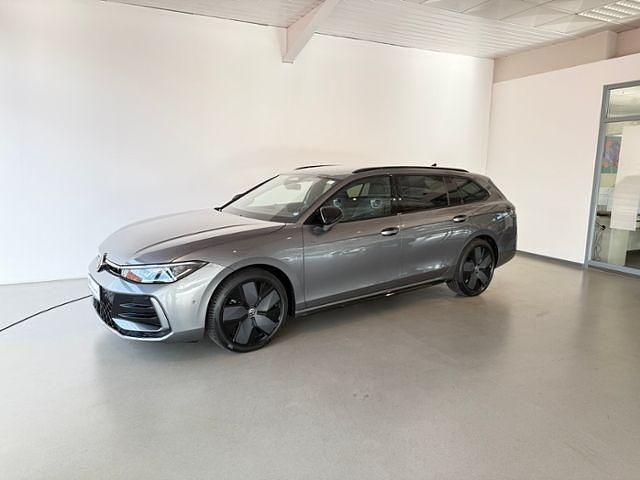 Neu VW Passat Style 193 PS (141 kW) 2025 Grau Kombi