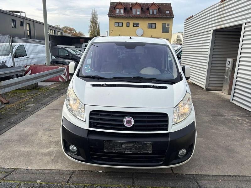 Gebraucht Fiat Scudo Family 128 PS (94 kW) 2012 Weiß Van