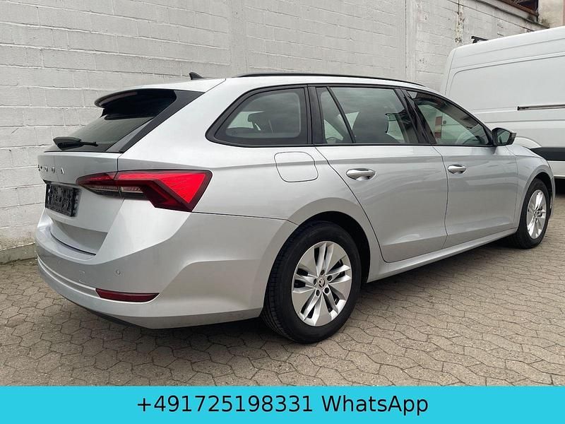 Używany Skoda Octavia 150 KM (110 kW) 2021 Srebrny Kombi