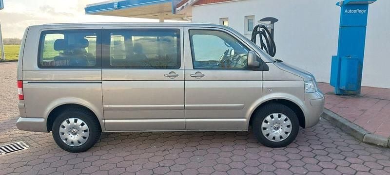 Usata VW T5 101 CV (74 kW) 2009 Oro Furgone