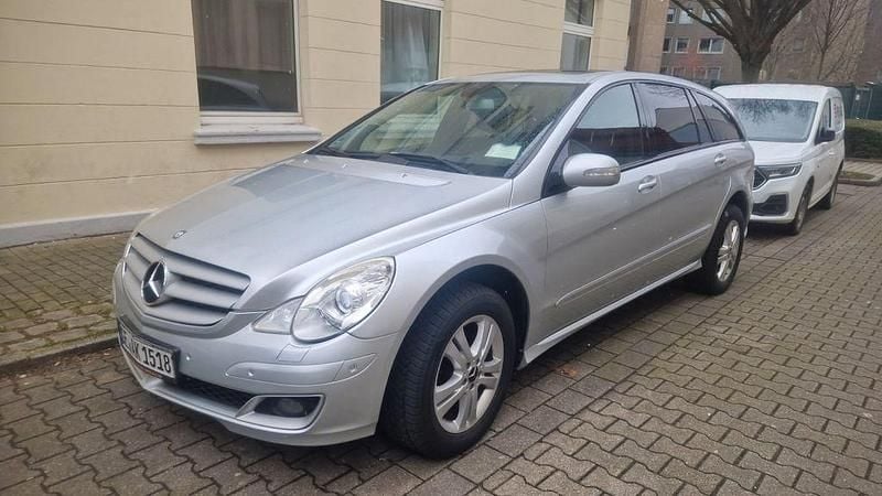 Gebraucht Mercedes R320 224 PS (164 kW) 2008 Silber Van / Kleinbus