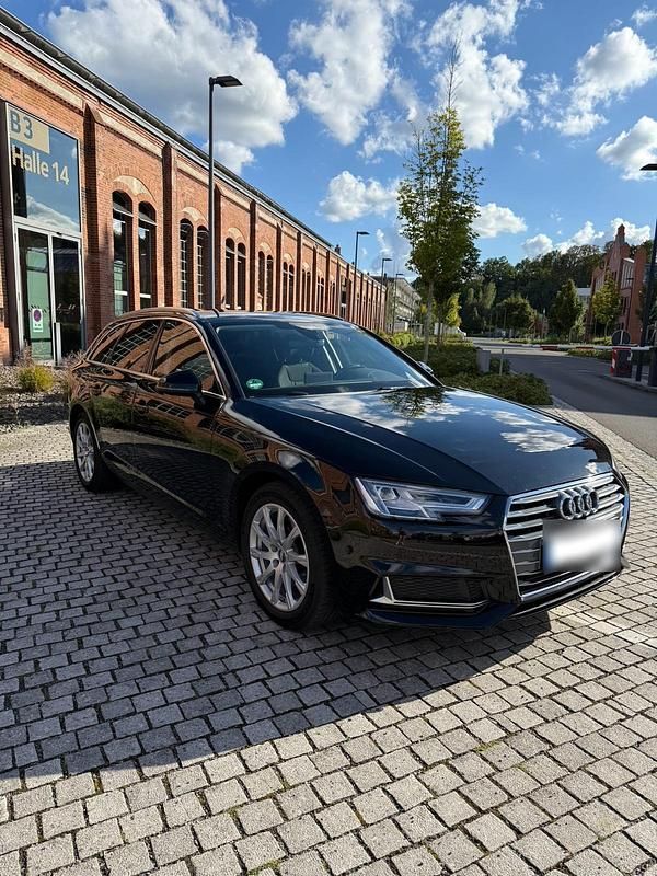 Gebraucht Audi A4 Design 190 PS (139 kW) 2019 Schwarz Kombi