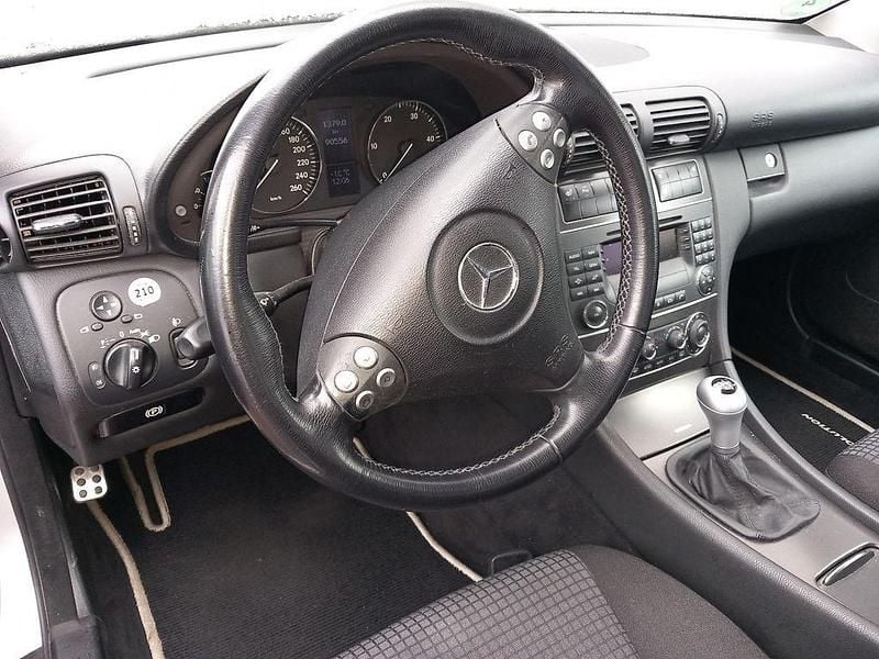 Gebraucht Mercedes C200 Classic 122 PS (89 kW) 2006 Silber Limousine