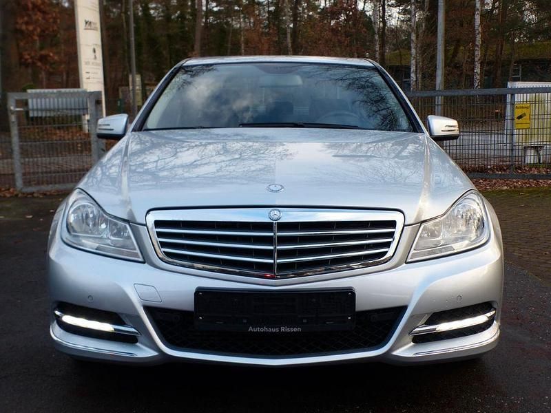Gebraucht Mercedes C200 Elegance 184 PS (135 kW) 2011 Silber Limousine