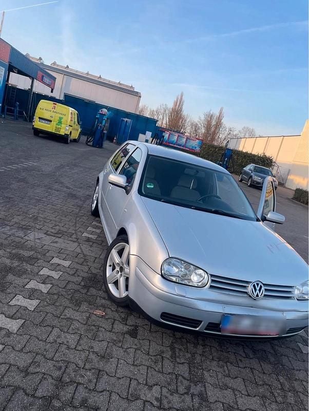 Grau Gebraucht 1998 VW Golf IV Kleinwagen | 1.850 € (Fairer Preis) - Bild 1/4