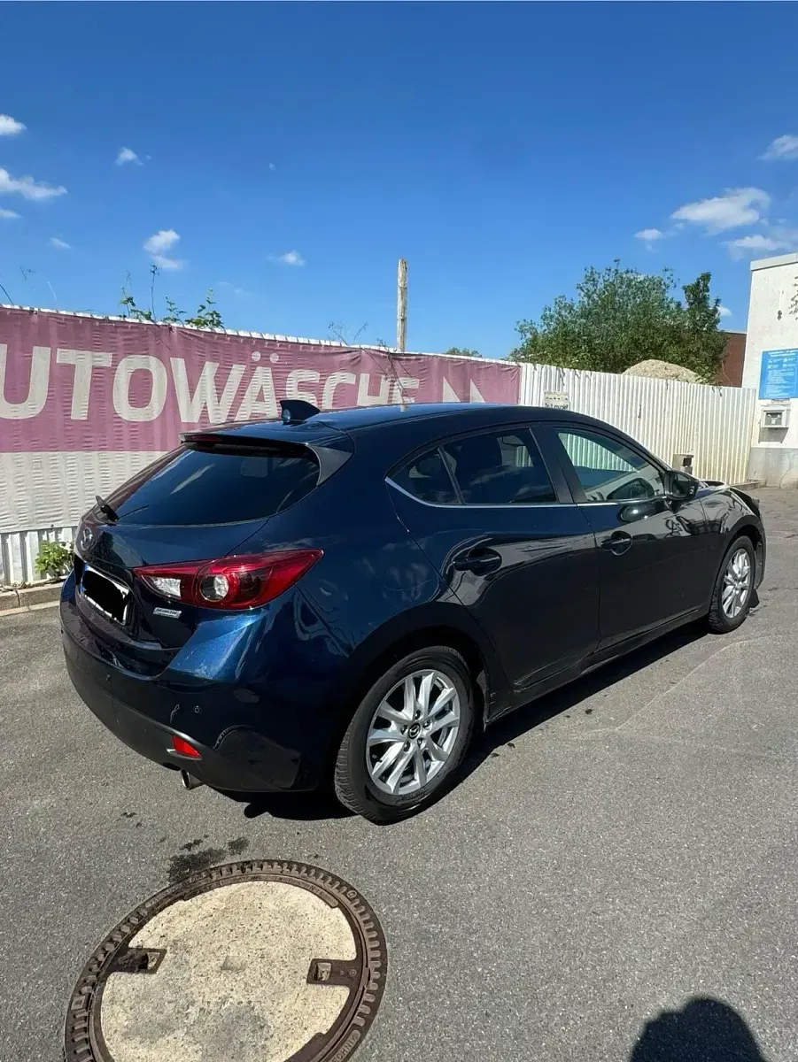 Second-hand Mazda 3 120 CP (88 kW) 2015 Albastru Berlinǎ