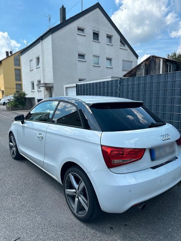 Second-hand Audi A1 105 CP (77 kW) 2012 Alb Hatchback