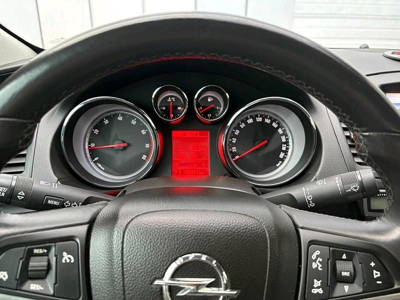 Gebraucht Opel Insignia Innovation 220 PS (161 kW) 2011 Silber Limousine