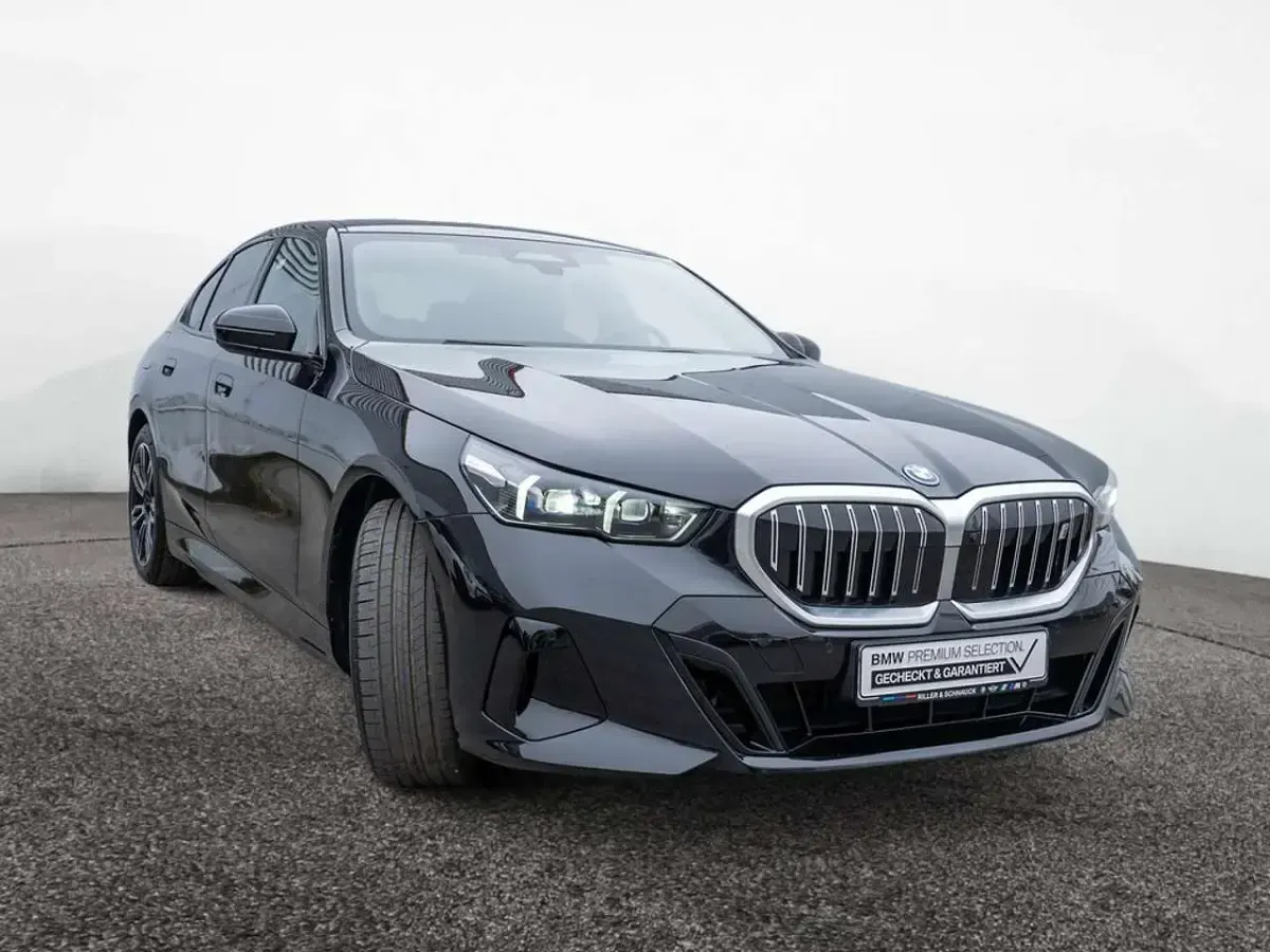 Gebraucht BMW i5 M Sport 250 kW (340 PS) 2025 Schwarz Limousine