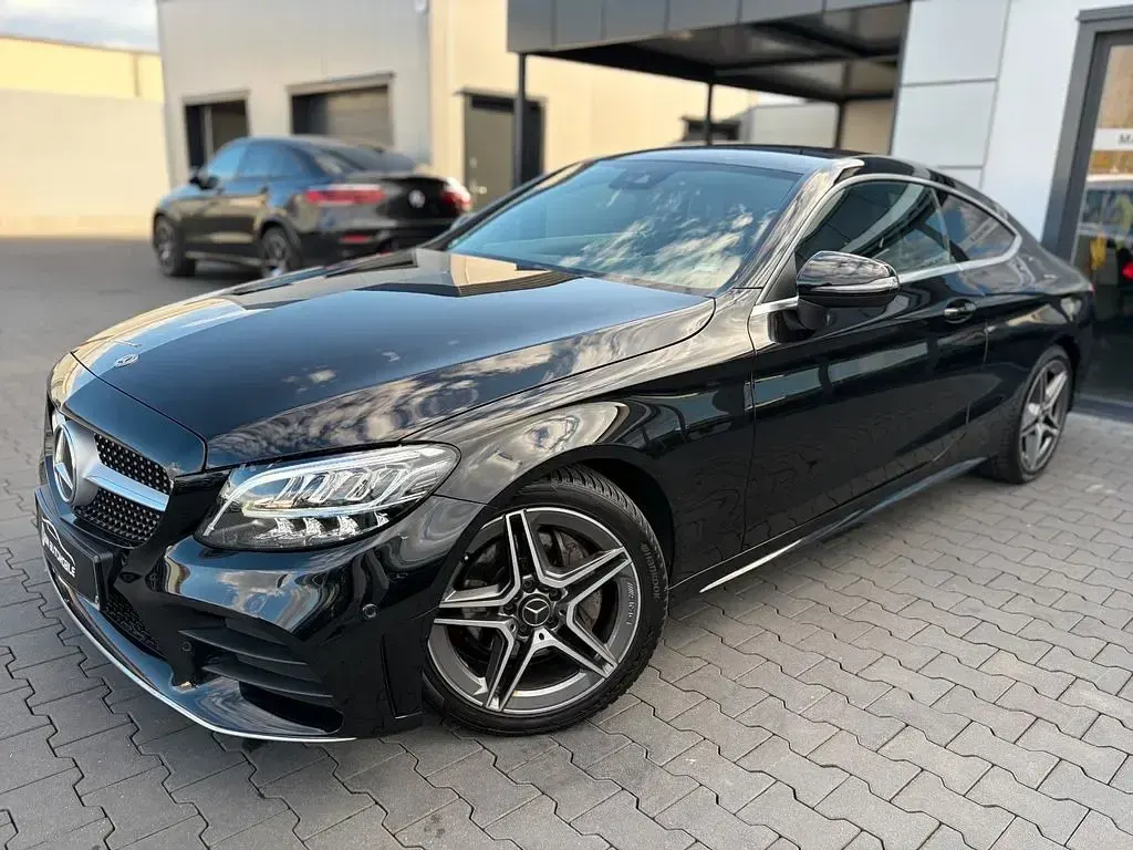 Gebraucht Mercedes C200 AMG 184 PS (135 kW) 2019 Schwarz Coupé