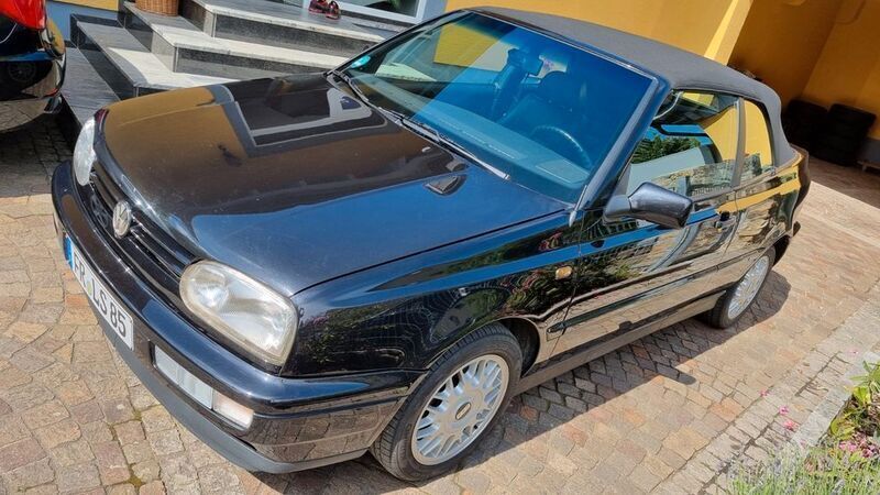 Schwarz Gebraucht 1997 VW Golf Cabriolet Classicline Cabrio | 5.900 € (Etwas zu teuer) - Bild 1/4