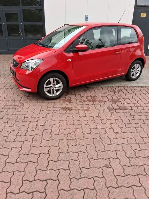 Używany Seat Mii Style 60 KM (44 kW) 2012 Czerwony Hatchback