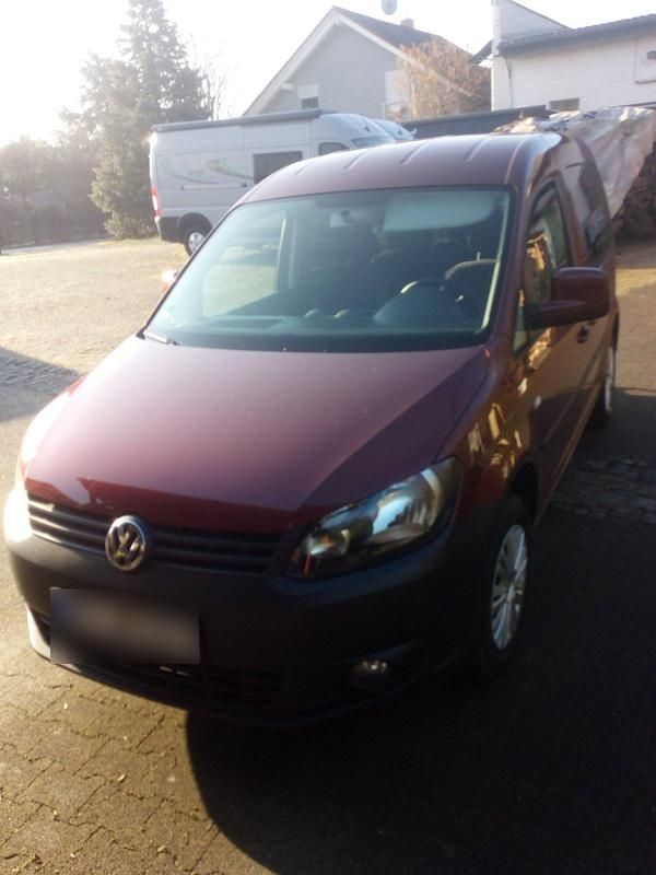 Gebraucht VW Caddy 109 PS (80 kW) 2015 Rot Van / Kleinbus
