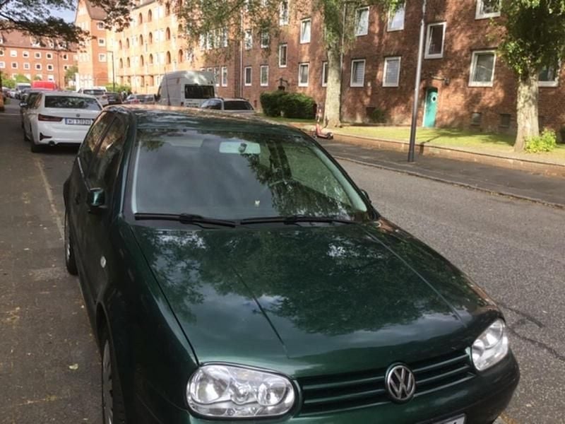 Grün Gebraucht 1999 VW Golf IV Kleinwagen | 2.000 € (Guter Preis) - Bild 1/4