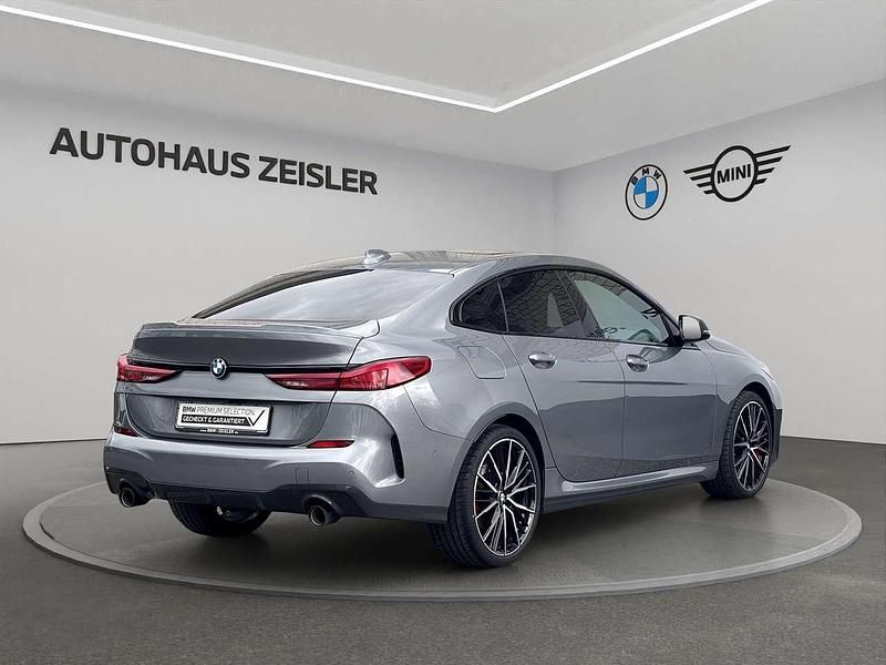 Gebraucht BMW 220 Performance 178 PS (130 kW) 2024 Skyscraper grau Coupé