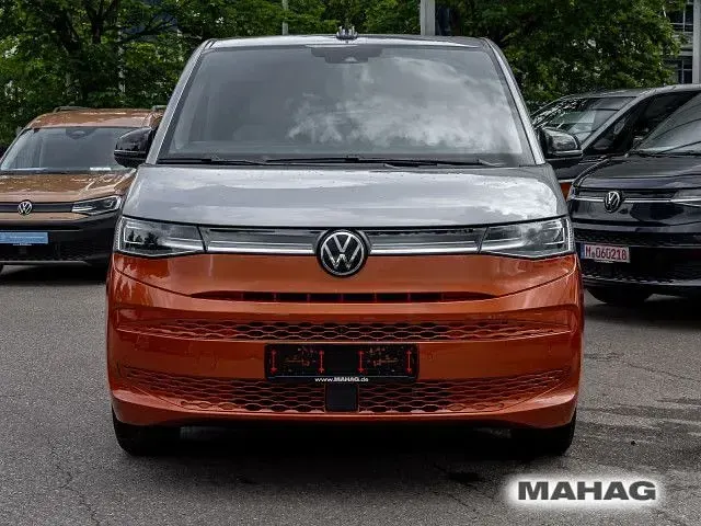 Gebraucht VW Multivan Style 177 PS (130 kW) 2025 Silber Van / Kleinbus